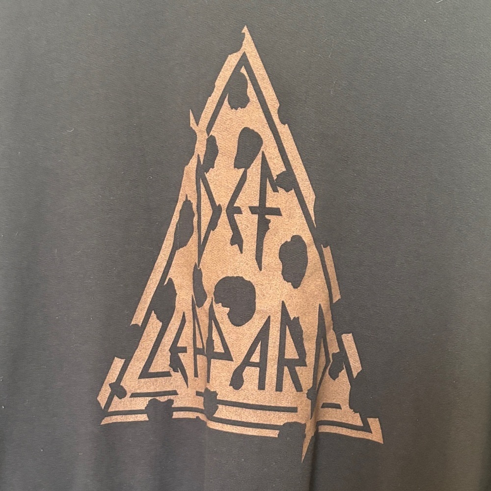 Def Leppard Black Graphic Sweatshirt with Brown Design - Picture 2 of 4